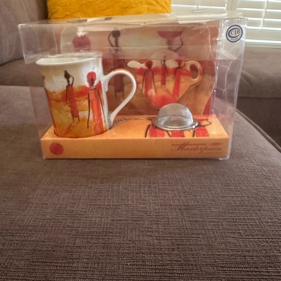 Brand New Beautiful Tea Set - Picture 2 of 3